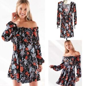 Ecote Dark Floral Tabitha Convertible Off-The-Shoulder Mini Dress - 8
